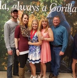 Meet your Posher, Robin